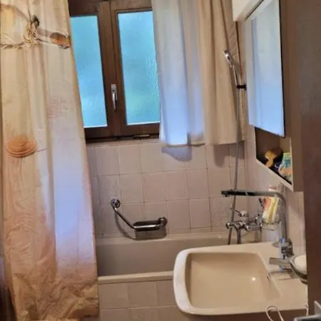 Forest Heimelige 2 Zimmerwohnung Intime شقة